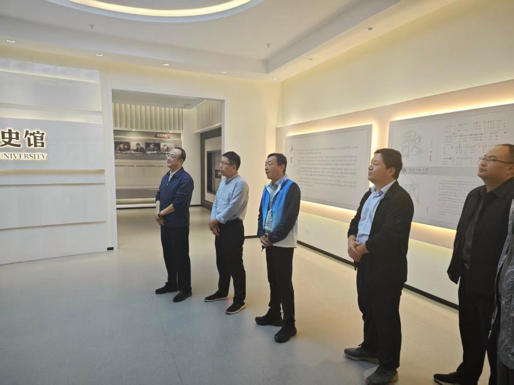 市统计局参观淮北师范大学校史馆