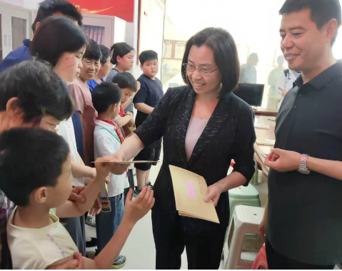 市统计局开展“情暖童心迎‘六一’ ，关爱护航助成长”留守儿童慰问活动