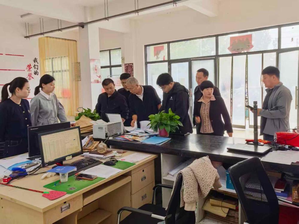 淮北市统计局三级调研员许群杰带队赴相山区督导四农普清查工作